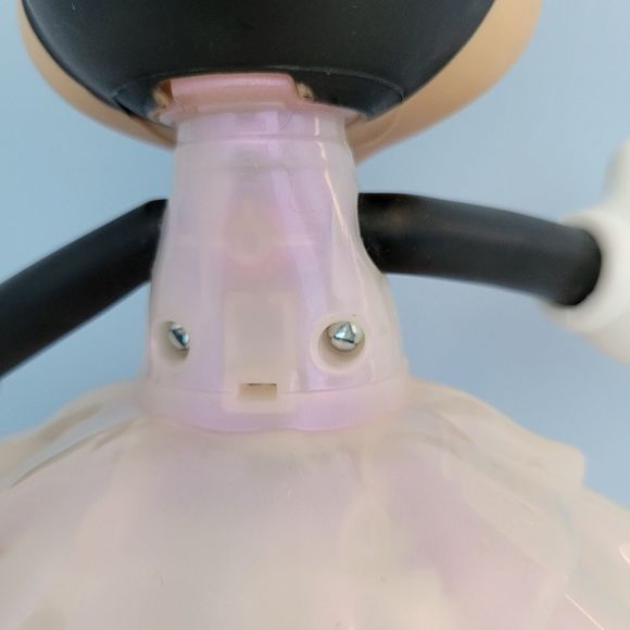 Disney Rainbow Dazzle Minnie Mouse Interactive Light Up Singing Doll - Picture 6 of 12